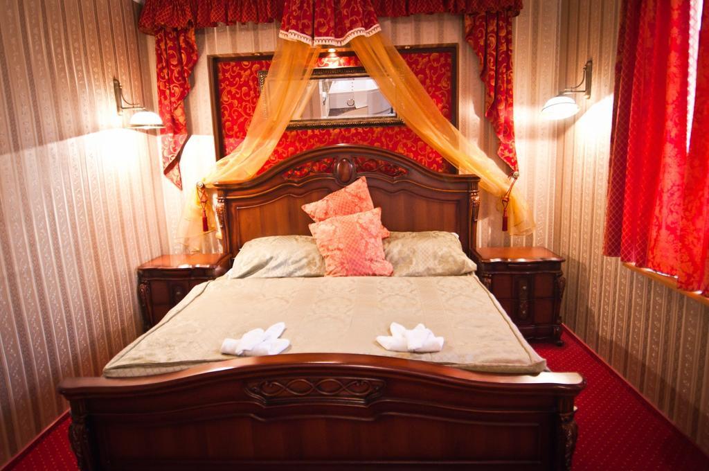 Hotel Mazurski Dworek Mikołajki Bilik gambar