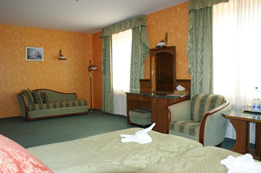 Hotel Mazurski Dworek Mikołajki Bilik gambar