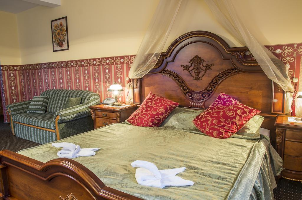 Hotel Mazurski Dworek Mikołajki Bilik gambar
