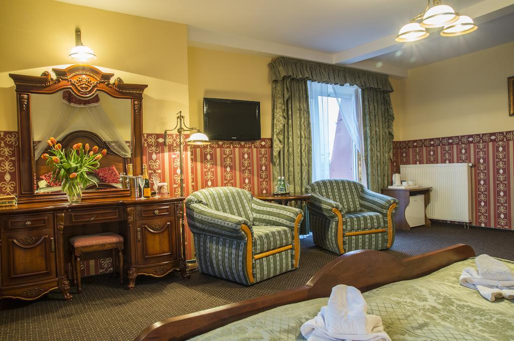 Hotel Mazurski Dworek Mikołajki Bilik gambar