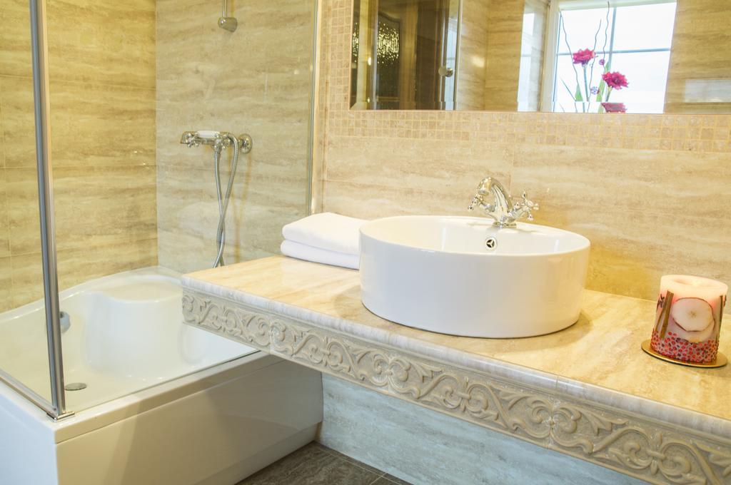 Hotel Mazurski Dworek Mikołajki Bilik gambar