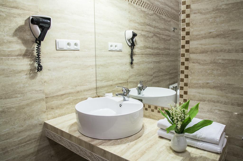Hotel Mazurski Dworek Mikołajki Bilik gambar