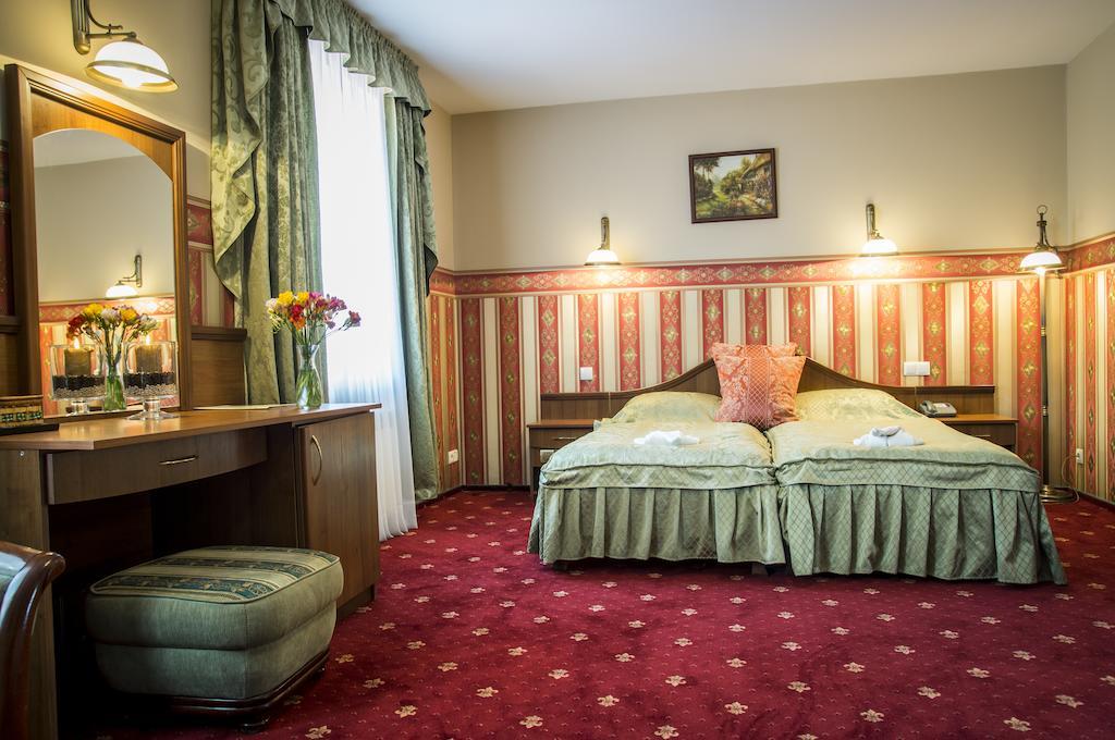 Hotel Mazurski Dworek Mikołajki Bilik gambar