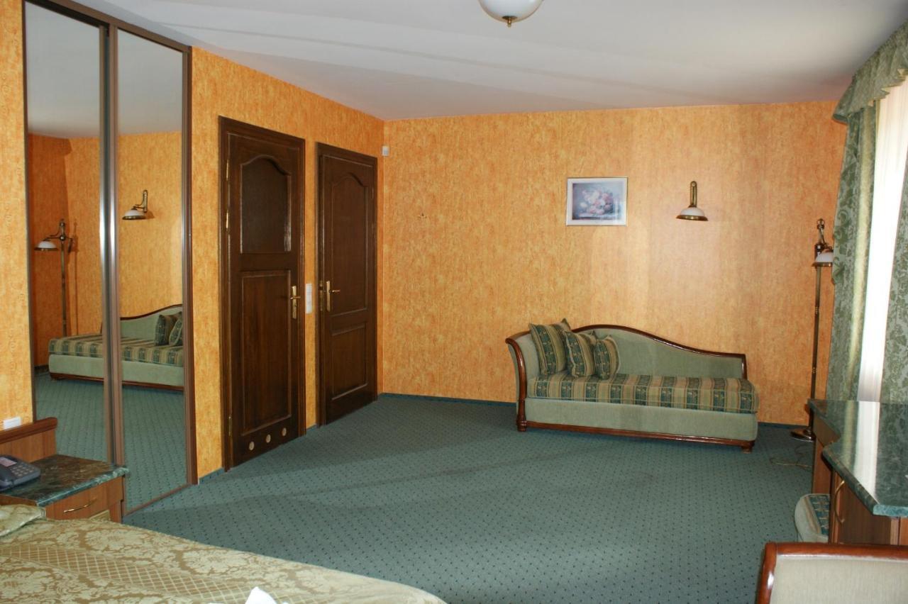 Hotel Mazurski Dworek Mikołajki Bilik gambar