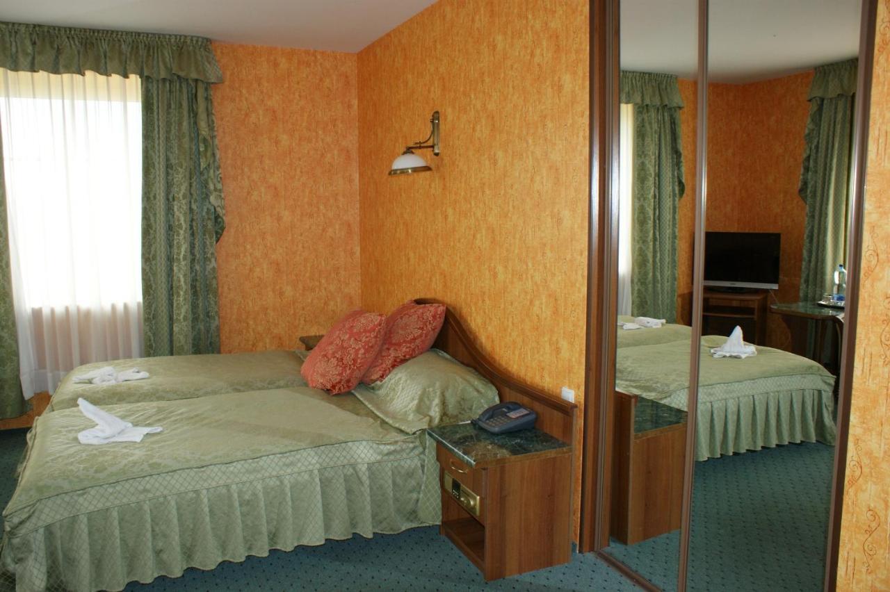 Hotel Mazurski Dworek Mikołajki Bilik gambar